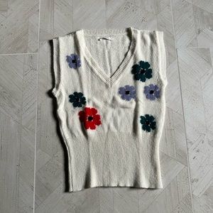 Nué Notes Floral Sleeveless Sweater